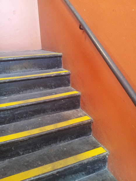 Orange stairwell:1